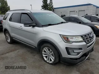 2017 Ford Explorer XLT with VIN 1FM5K7D85HGA93993, listed as a Copart auction lot 58561425 with 135,126 mi miles and Salvage title. Bid and sale history available at DreamBid. Image 4.