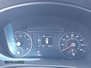 2017 Kia Sorento LX z VIN 5XYPG4A3XHG295107, wystawiony jako IAAI lot #42037114 z przebiegiem 91 967 mil mil oraz . Historia ofert i sprzedaży dostępna na DreamBid. Obrazek 7.