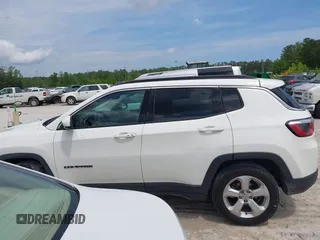 2018 Jeep Compass Latitude with VIN 3C4NJCBB3JT125517, listed as a IAAI auction lot 42132890 with 155,746 mi miles. Bid and sale history available at carsss.com. Image 14.