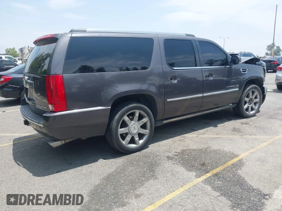 2011 Cadillac Escalade ESV Premium z VIN 1GYS4JEF2BR149146, wystawiony jako IAAI lot #42370325 z przebiegiem 68 787 mil mil oraz . Historia ofert i sprzedaży dostępna na DreamBid. Obrazek 4.