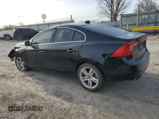 2015 Volvo S60 T5 Drive-E Platinum z VIN YV140MFDXF1302217, wystawiony jako Copart lot #50373865 z przebiegiem Nie podano mil oraz Szkoda całkowita • Salvage title. Historia ofert i sprzedaży dostępna na DreamBid. Obrazek 2.