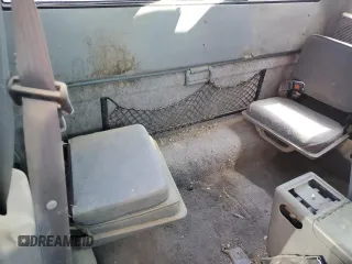 1993 Ford Ranger STX z VIN 1FTCR14U8PPA18186, wystawiony jako Copart lot #58465675 z przebiegiem 83 813 mil mil oraz Czysty tytuł • Clean title. Historia ofert i sprzedaży dostępna na DreamBid. Obrazek 10.