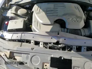 2022 Chrysler 300 Touring z VIN 2C3CCAAG6NH184552, wystawiony jako Copart lot #68896005 z przebiegiem 13 032 mil mil oraz Szkoda całkowita • Salvage title. Historia ofert i sprzedaży dostępna na DreamBid. Obrazek 13.