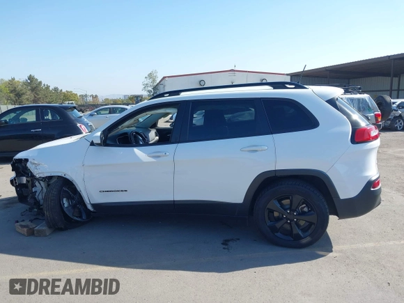 2018 Jeep Cherokee Latitude z VIN 1C4PJMCB7JD602016, wystawiony jako IAAI lot #42153460 z przebiegiem 97 757 mil mil oraz . Historia ofert i sprzedaży dostępna na DreamBid. Obrazek 13.
