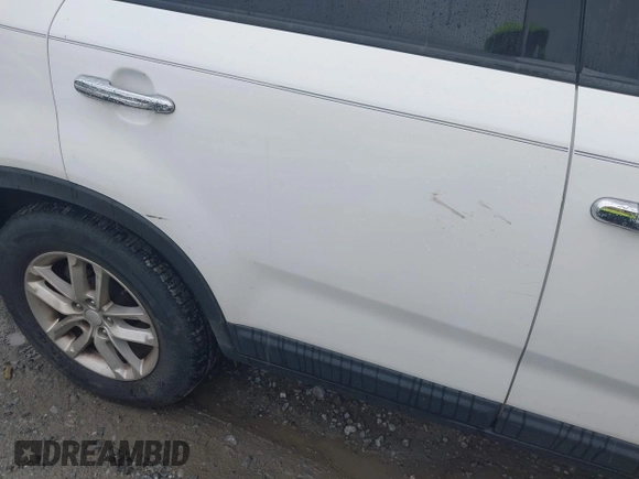 2014 Kia Sorento LX with VIN 5XYKT4A70EG489682, listed as a IAAI auction lot 42088723 with 180,471 mi miles and . Bid and sale history available at carsss.com. Image 12.