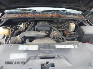 2000 Chevrolet Suburban LT with VIN 3GNFK16T0YG127485, listed as a IAAI auction lot 41957332 with 240,920 mi miles. Bid and sale history available at carsss.com. Image 10.