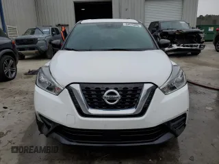 2020 Nissan Kicks S with VIN 3N1CP5BV5LL557639, listed as a Copart auction lot 44612695 with 80,663 mi miles and Salvage Title. Bid and sale history available at carsss.com. Image 5.