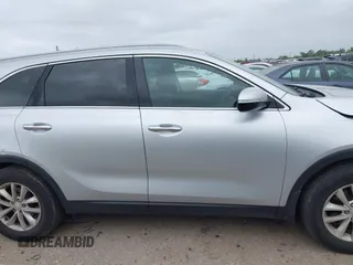 2017 Kia Sorento LX with VIN 5XYPG4A33HG297281, listed as a IAAI auction lot 41962658 with 127,795 mi miles. Bid and sale history available at carsss.com. Image 13.