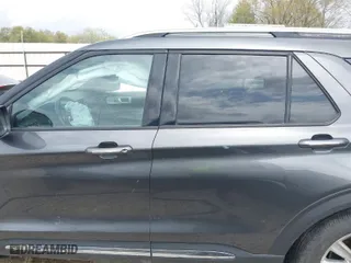 2020 Ford Explorer Limited with VIN 1FMSK7FH8LGB73992, listed as a IAAI auction lot 41818054 with 106,685 mi miles. Bid and sale history available at carsss.com. Image 15.