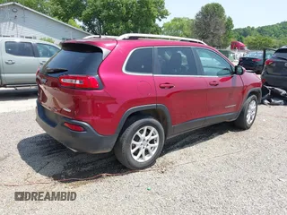 2017 Jeep Cherokee Latitude z VIN 1C4PJMCS2HW615674, wystawiony jako IAAI lot #42407282 z przebiegiem 98 185 mil mil oraz . Historia ofert i sprzedaży dostępna na DreamBid. Obrazek 4.
