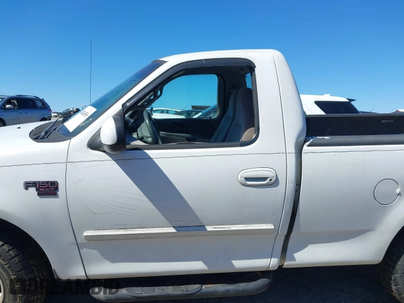 2001 Ford F-150 XL z VIN 1FTRF17W61NB22632, wystawiony jako IAAI lot #41824156 z przebiegiem Nie podano mil oraz . Historia ofert i sprzedaży dostępna na DreamBid. Obrazek 14.