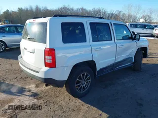 2016 Jeep Patriot Sport with VIN 1C4NJPBA1GD747238, listed as a IAAI auction lot 41417746 with 172,001 mi miles and . Bid and sale history available at carsss.com. Image 4.