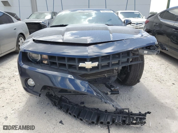 2013 Chevrolet Camaro LT with VIN 2G1FC1E34D9239419, listed as a Copart auction lot 59014464 with 105,746 mi miles and Salvage Title. Bid and sale history available at carsss.com. Image 5.