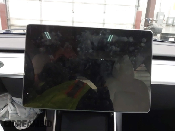2020 Tesla Model 3 Performance z VIN 5YJ3E1EC7LF641885, wystawiony jako IAAI lot #41372794 z przebiegiem Nie podano mil oraz . Historia ofert i sprzedaży dostępna na DreamBid. Obrazek 7.