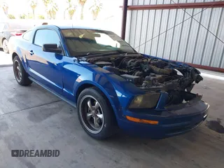 2006 Ford Mustang Standard with VIN 1ZVFT80N865259338, listed as a IAAI auction lot 42700321 with 228,053 mi miles and . Bid and sale history available at DreamBid. Image 1.