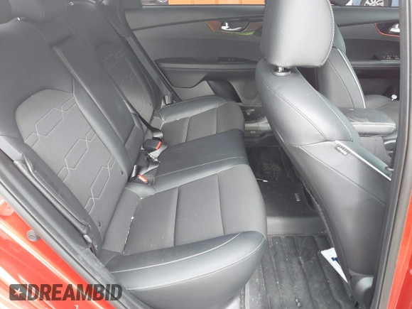 2021 Kia Forte GT-Line z VIN 3KPF34AD7ME410270, wystawiony jako IAAI lot #42259704 z przebiegiem 65 310 mil mil oraz . Historia ofert i sprzedaży dostępna na DreamBid. Obrazek 8.