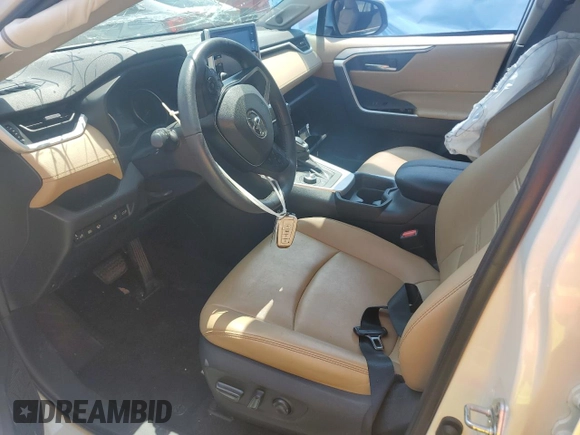 2021 Toyota RAV4 Hybrid LE z VIN 4T3B6RFV2MU051287, wystawiony jako Copart lot #58746095 z przebiegiem 55 017 mil mil oraz Szkoda całkowita • Salvage title. Historia ofert i sprzedaży dostępna na DreamBid. Obrazek 7.