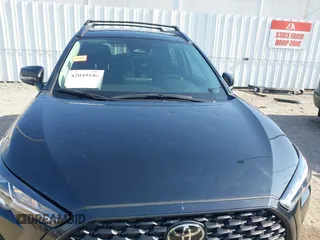 2024 Toyota Corolla Cross LE z VIN 7MUCAAAG8RV083172, wystawiony jako IAAI lot #42049180 z przebiegiem 26 642 mil mil oraz . Historia ofert i sprzedaży dostępna na DreamBid. Obrazek 6.