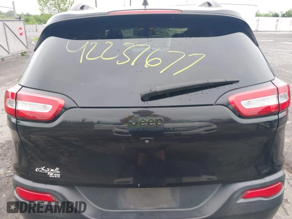 2016 Jeep Cherokee Latitude z VIN 1C4PJLCBXGW136718, wystawiony jako IAAI lot #42237677 z przebiegiem 145 109 mil mil oraz . Historia ofert i sprzedaży dostępna na DreamBid. Obrazek 16.
