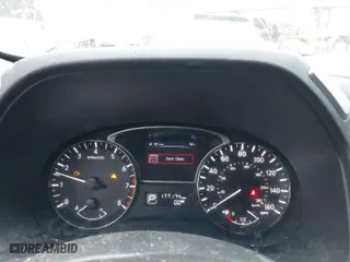 2014 Nissan Pathfinder SV with VIN 5N1AR2MN0EC684562, listed as a IAAI auction lot 41616690 with 177,174 mi miles. Bid and sale history available at carsss.com. Image 7.