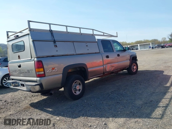 2002 Chevrolet Silverado 2500HD LS with VIN 1GCHK23U12F114290, listed as a IAAI auction lot 42115084 with 132,472 mi miles. Bid and sale history available at carsss.com. Image 4.