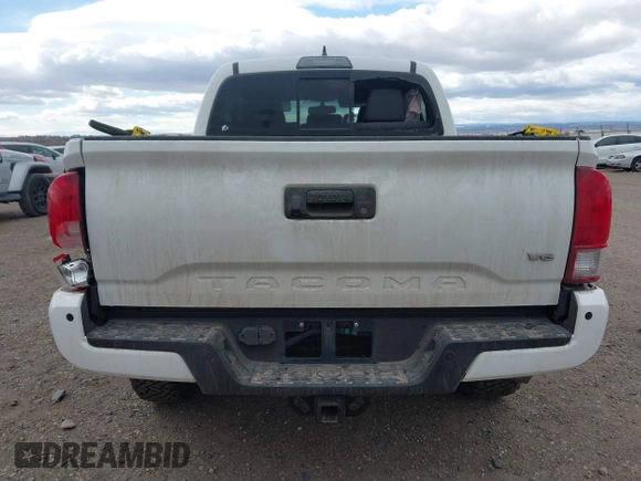 2017 Toyota Tacoma SR5 z VIN 3TMCZ5AN8HM077203, wystawiony jako IAAI lot #41765910 z przebiegiem 170 863 mil mil oraz . Historia ofert i sprzedaży dostępna na DreamBid. Obrazek 16.