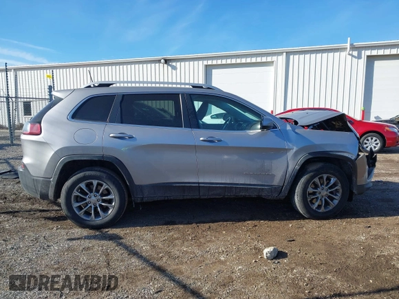 2019 Jeep Cherokee Latitude Plus with VIN 1C4PJMLB1KD166927, listed as a IAAI auction lot 41492327 with 113,869 mi miles. Bid and sale history available at carsss.com. Image 13.