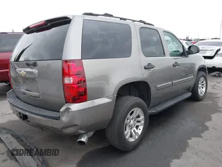 2007 Chevrolet Tahoe LS z VIN 1GNFC13C77R262981, wystawiony jako IAAI lot #41457057 z przebiegiem 116 394 mil mil oraz . Historia ofert i sprzedaży dostępna na DreamBid. Obrazek 4.