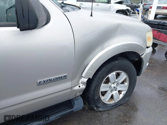 2008 Ford Explorer XLT with VIN 1FMEU73E68UA59595, listed as a IAAI auction lot 41785966 with 223,112 mi miles. Bid and sale history available at carsss.com. Image 17.