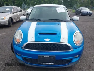 2011 MINI Hardtop S with VIN WMWSV3C52BTY13289, listed as a IAAI auction lot 42648086 with Not provided miles and . Bid and sale history available at DreamBid. Image 6.
