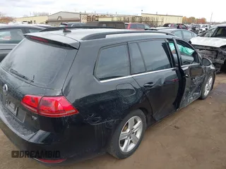 2015 Volkswagen Golf SportWagen TDI SE with VIN 3VWCA7AU1FM506802, listed as a IAAI auction lot 40674000 with 61,131 mi miles. Bid and sale history available at carsss.com. Image 4.