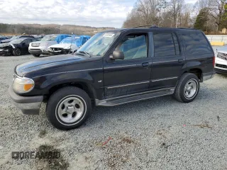 1998 Ford Explorer XLT z VIN 1FMZU32P6WUA13307, wystawiony jako Copart lot #85695964 z przebiegiem 228 539 mil mil oraz Szkoda całkowita • Salvage title. Historia ofert i sprzedaży dostępna na DreamBid. Obrazek 1.