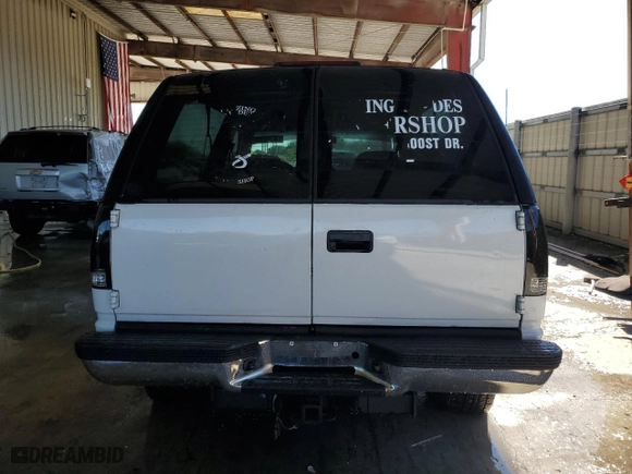 1996 Chevrolet Tahoe with VIN 3GNEK18R1TG137075, listed as a Copart auction lot 73995594 with 268,898 mi miles and Non Repairable. Bid and sale history available at carsss.com. Image 6.