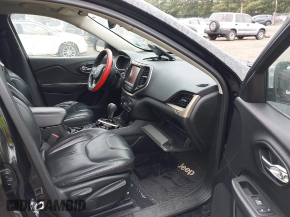 2017 Jeep Cherokee Limited with VIN 1C4PJMDB9HW519538, listed as a IAAI auction lot 40453846 with 113,785 mi miles. Bid and sale history available at carsss.com. Image 5.