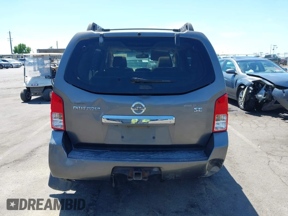 2008 Nissan Pathfinder LE z VIN 5N1AR18U08C661055, wystawiony jako IAAI lot #42792867 z przebiegiem 386 235 mil mil oraz . Historia ofert i sprzedaży dostępna na DreamBid. Obrazek 15.