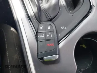 2020 Dodge Challenger R/T z VIN 2C3CDZBT0LH118907, wystawiony jako IAAI lot #42326228 z przebiegiem 92 235 mil mil oraz . Historia ofert i sprzedaży dostępna na DreamBid. Obrazek 11.