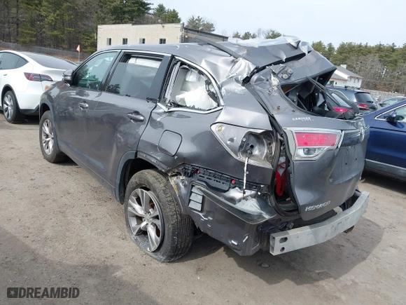 2015 Toyota Highlander LE with VIN 5TDBKRFH4FS180612, listed as a IAAI auction lot 41728026 with 87,764 mi miles. Bid and sale history available at carsss.com. Image 3.