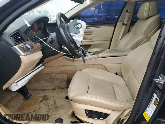 2011 BMW 5 Series 535i z VIN WBAFR7C56BC606370, wystawiony jako Copart lot #55556995 z przebiegiem 156 282 mil mil oraz Szkody całkowita. Historia ofert i sprzedaży dostępna na DreamBid. Obrazek 7.