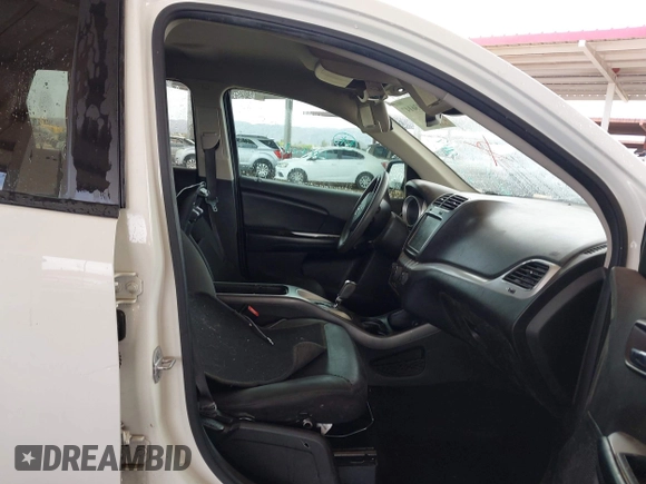 2019 Dodge Journey SE with VIN 3C4PDCBB7KT797842, listed as a IAAI auction lot 42036147 with 163,919 mi miles and . Bid and sale history available at DreamBid. Image 5.
