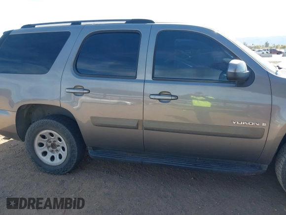 2007 GMC Yukon SLT with VIN 1GKFC13J67J111074, listed as a IAAI auction lot 41459309 with 212,753 mi miles. Bid and sale history available at carsss.com. Image 13.