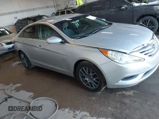 2012 Hyundai Sonata GLS with VIN 5NPEB4AC7CH359692, listed as a IAAI auction lot 41916305 with 240,228 mi miles. Bid and sale history available at carsss.com. Image 1.