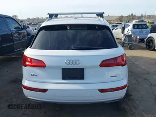 2020 Audi Q5 Premium z VIN WA1ANAFY2L2046974, wystawiony jako IAAI lot #41933942 z przebiegiem 53 911 mil mil oraz . Historia ofert i sprzedaży dostępna na DreamBid. Obrazek 17.