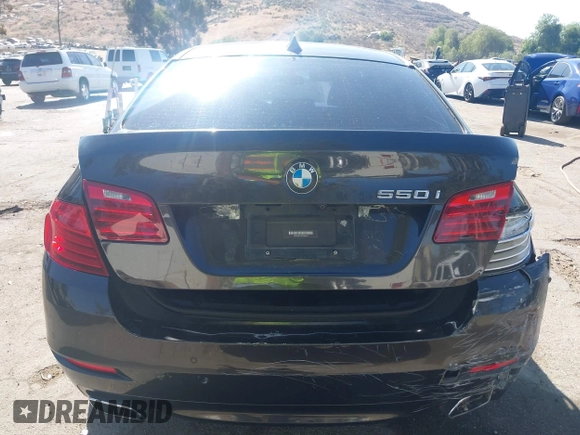 2015 BMW 5 Series 550i z VIN WBAKN9C53FD682327, wystawiony jako IAAI lot #42314810 z przebiegiem 131 794 mil mil oraz . Historia ofert i sprzedaży dostępna na DreamBid. Obrazek 16.