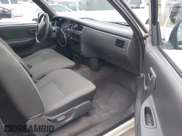 1995 Toyota T100 DX with VIN JT4VD12E1S0006336, listed as a IAAI auction lot 42153039 with 197,002 mi miles and . Bid and sale history available at DreamBid. Image 5.