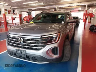 2024 Volkswagen Atlas SE with VIN 1V2HR2CA9RC557329, listed as a IAAI auction lot 42734151 with 19,097 mi miles and . Bid and sale history available at DreamBid. Image 30.
