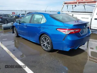 2019 Toyota Camry LE z VIN 4T1B11HK1KU282870, wystawiony jako IAAI lot #41799625 z przebiegiem 63 977 mil mil oraz . Historia ofert i sprzedaży dostępna na DreamBid. Obrazek 3.