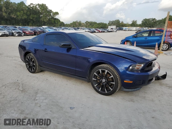 2012 Ford Mustang Premium z VIN 1ZVBP8AM6C5220199, wystawiony jako Copart lot #60164285 z przebiegiem 165 909 mil mil oraz Szkoda całkowita • Salvage title. Historia ofert i sprzedaży dostępna na DreamBid. Obrazek 4.