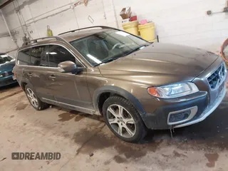 2013 Volvo XC70 T6 with VIN YV4902BZ3D1160451, listed as a IAAI auction lot 41607113 with 212,568 mi miles and . Bid and sale history available at DreamBid. Image 1.