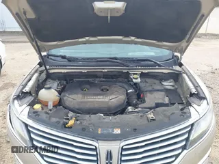 2017 Lincoln MKC Reserve с VIN 5LMCJ3C97HUL32052, выставлен на аукционе IAAI как лот 42584957 с пробегом 88 459 миль миль и . История ставок и продаж доступна на DreamBid. Изображение 10.