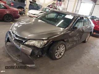 2015 Toyota Camry XLE with VIN 4T4BF1FK4FR474445, listed as a IAAI auction lot 40777928 with 222,913 mi miles. Bid and sale history available at carsss.com. Image 22.